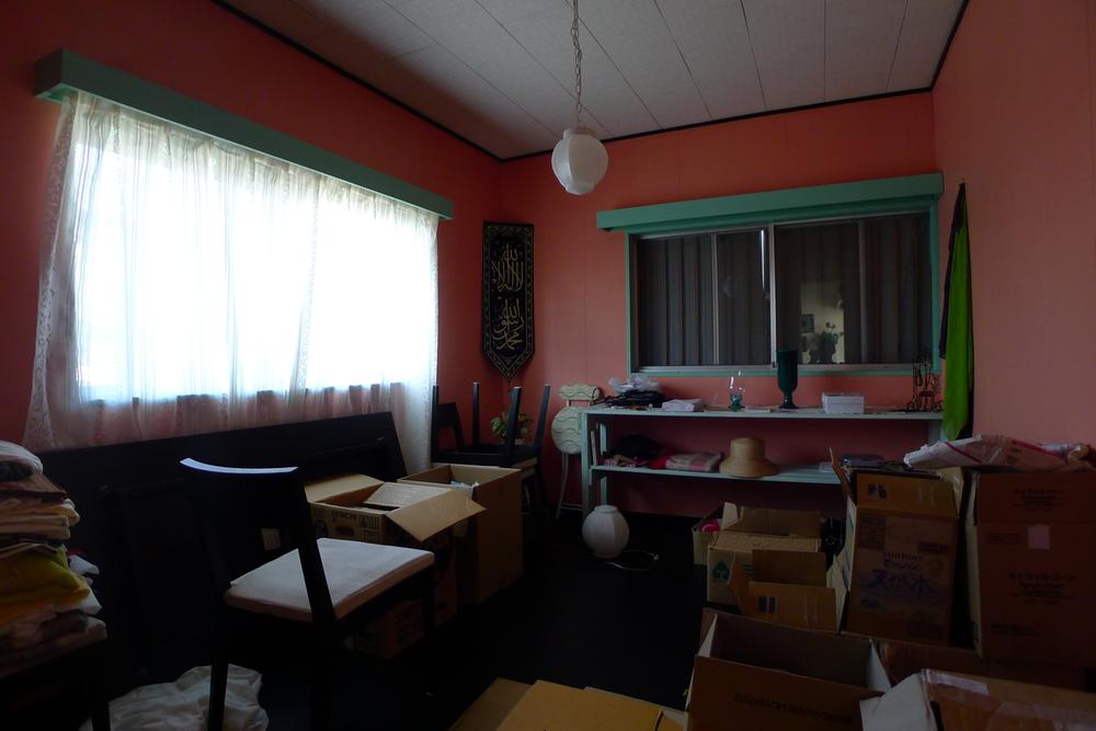 Non-living room. Indoor (12 May 2013) Shooting