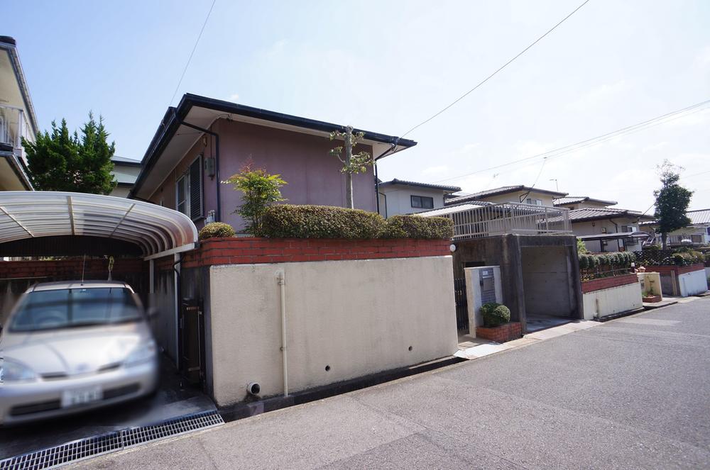 Local photos, including front road. Local (April 2013) Shooting