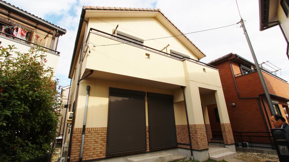 Local appearance photo. Local (11 May 2013) Shooting