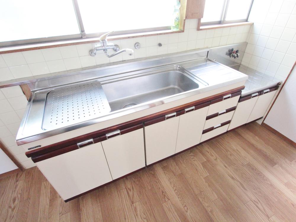 Kitchen. Room (August 2013) Shooting