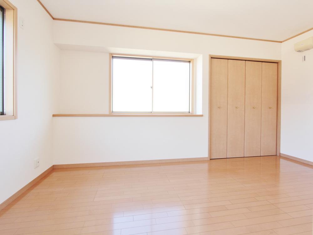 Non-living room. Indoor (10 May 2013) Shooting