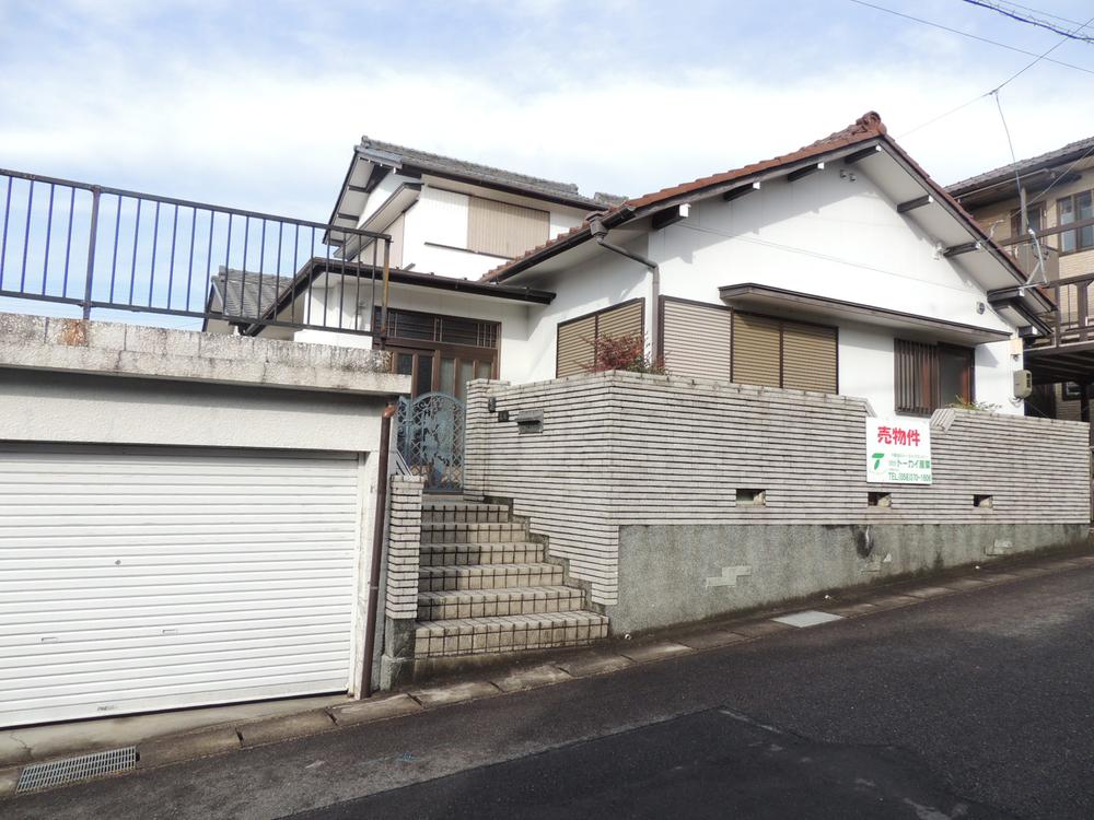 Local appearance photo. Local Photos