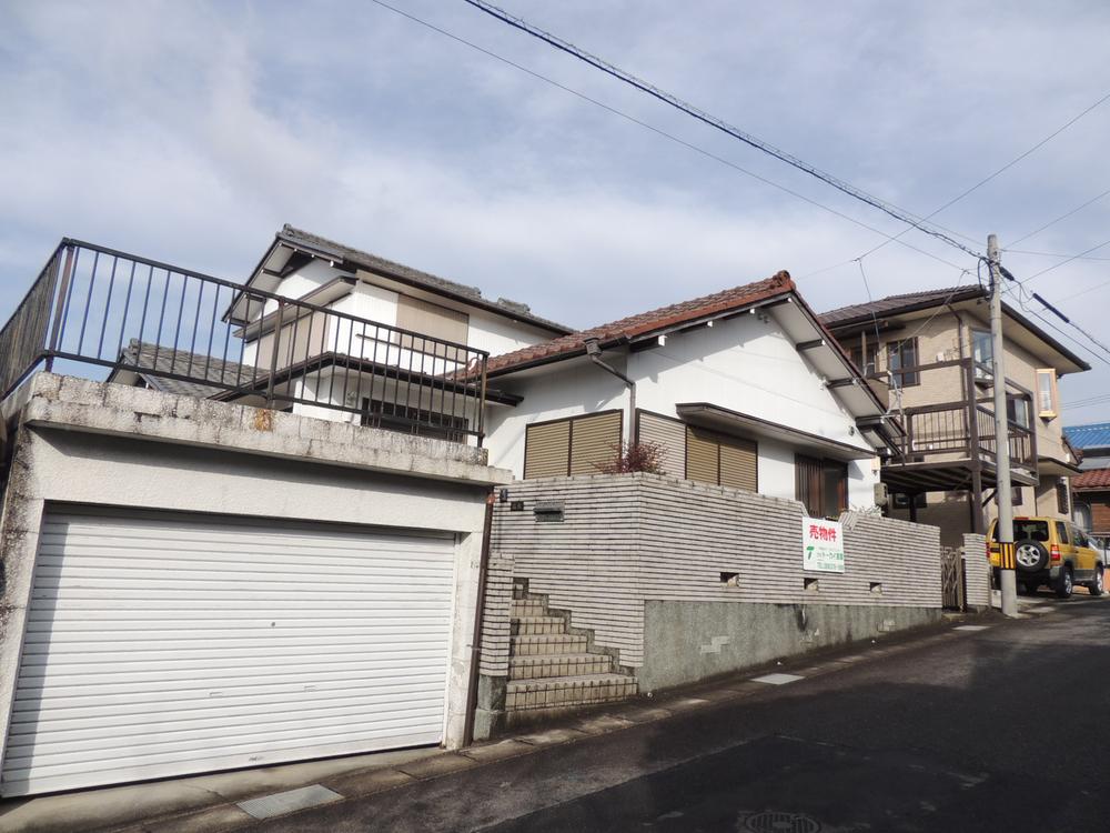 Local appearance photo. Local Photos