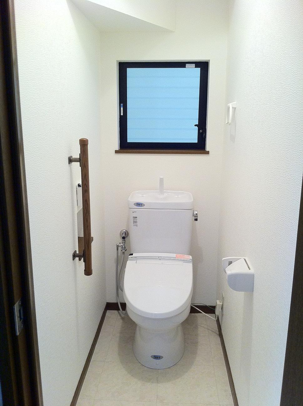 Toilet. Indoor (March 2013) Shooting