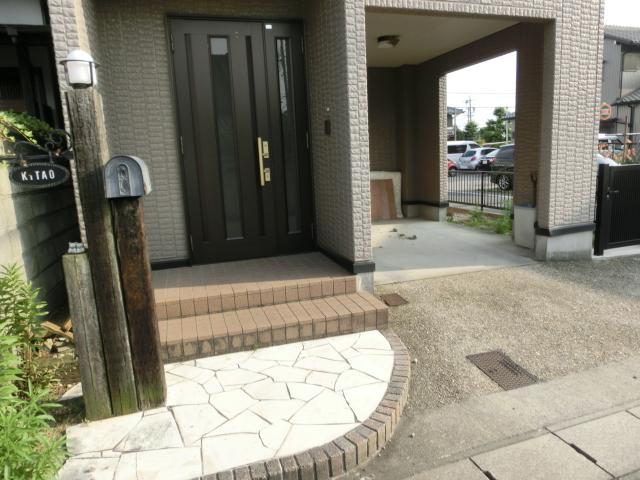 Entrance. Local (July 2013) Shooting