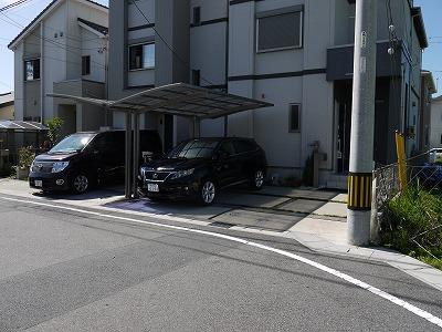 Parking lot. 1 cars with car port