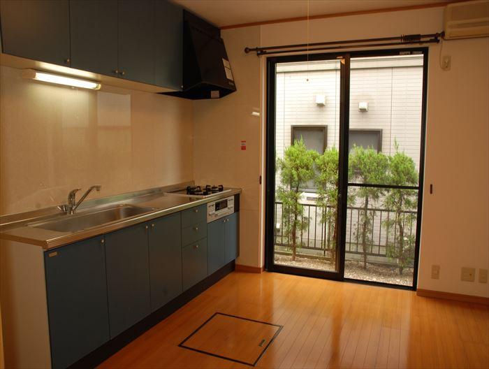 Kitchen. Crow top stove is already new goods exchange