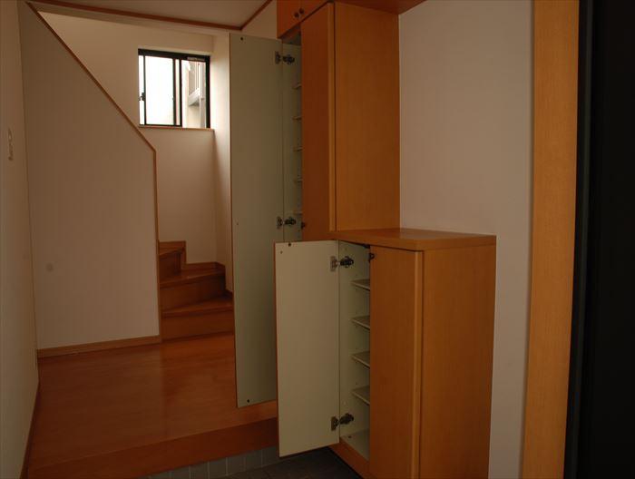 Receipt. Large shoe box