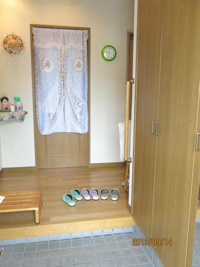 Entrance. Local (September 2013) Shooting