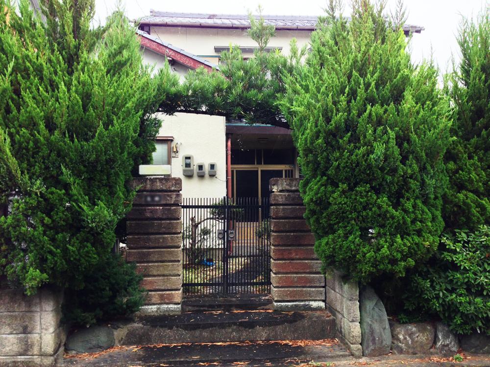Local appearance photo. Local (10 May 2013) Shooting Overlooking the building from the north side road