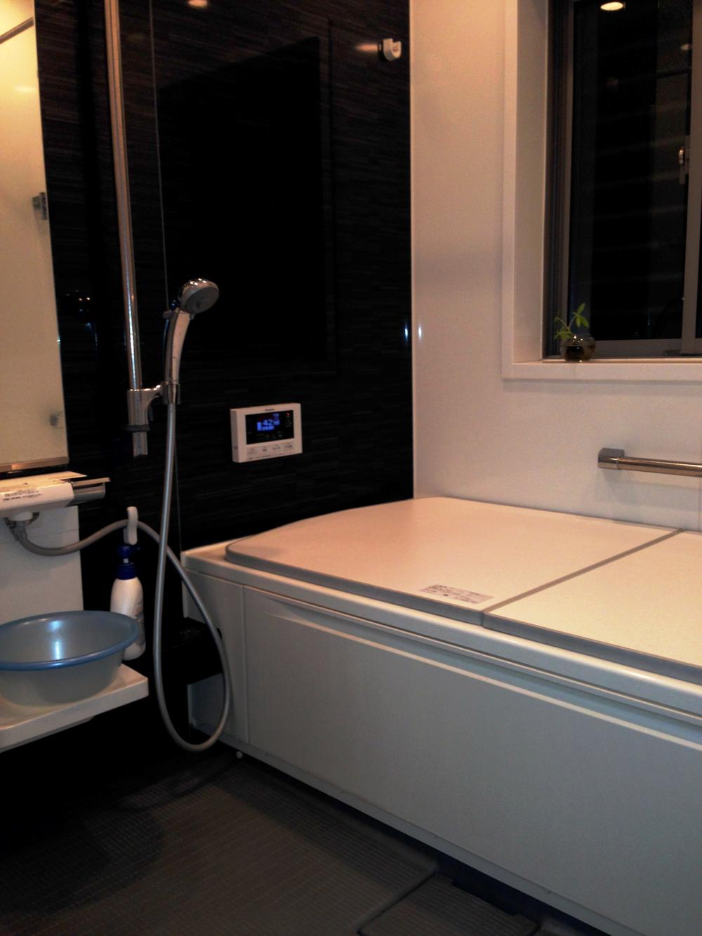 Bathroom. Indoor (11 May 2013) Shooting