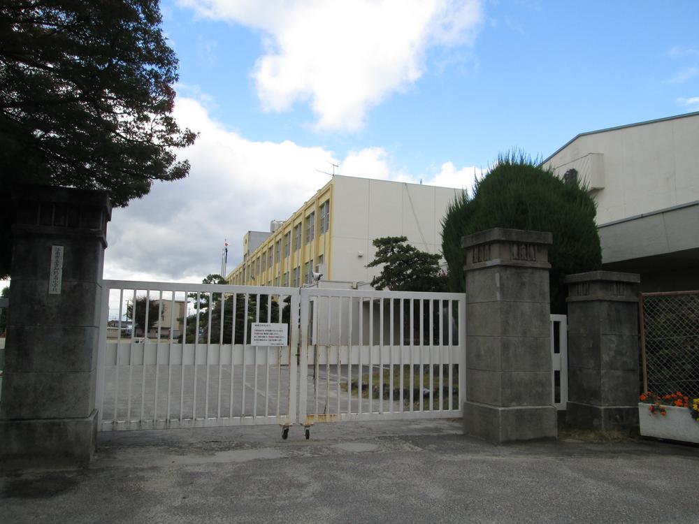 Primary school. Kochino Minami Elementary School