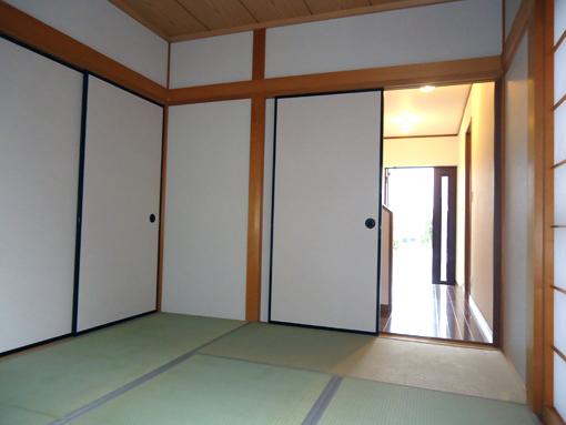 Non-living room. Settle down after all