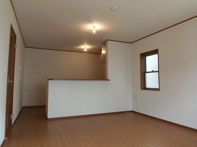 Same specifications photos (living). Living Image