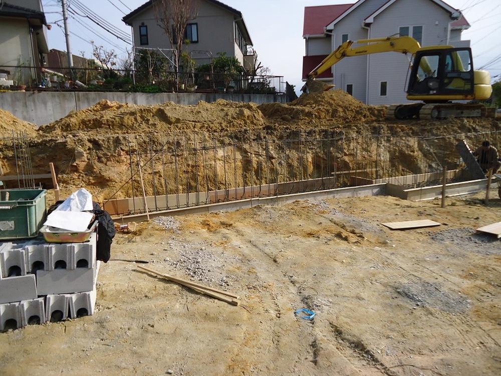 Local appearance photo. Local (12 May 2013) Shooting