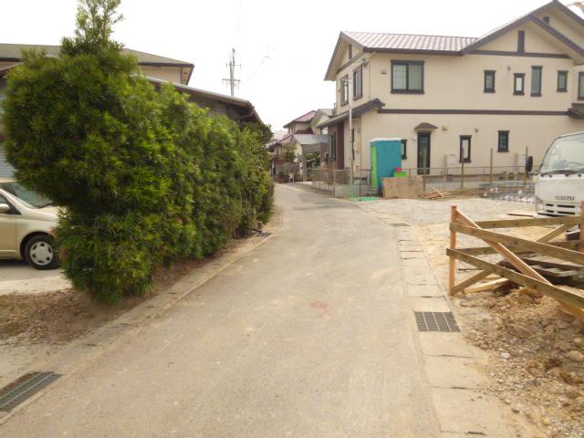 Local photos, including front road. Frontal road 2013 October 4 shooting