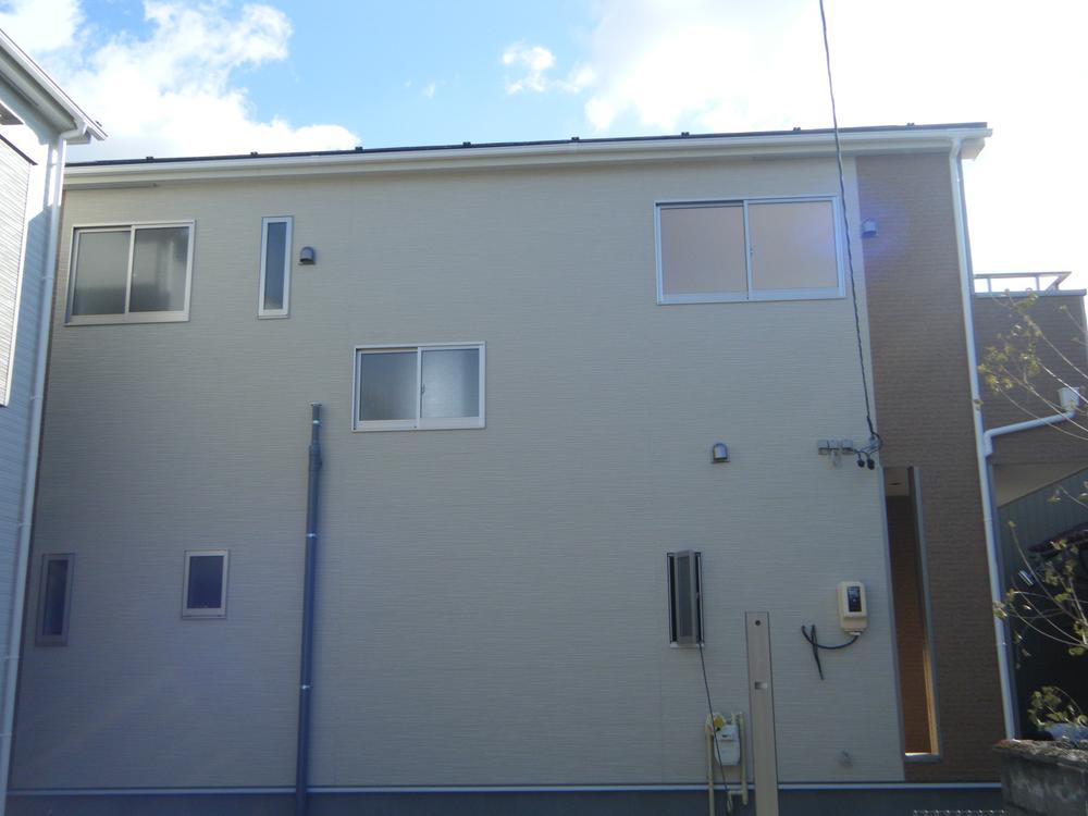 Local appearance photo. 5 Building