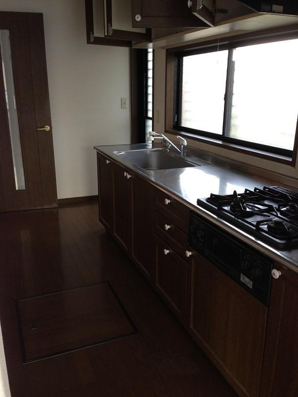 Toilet. Indoor (10 May 2013) Shooting