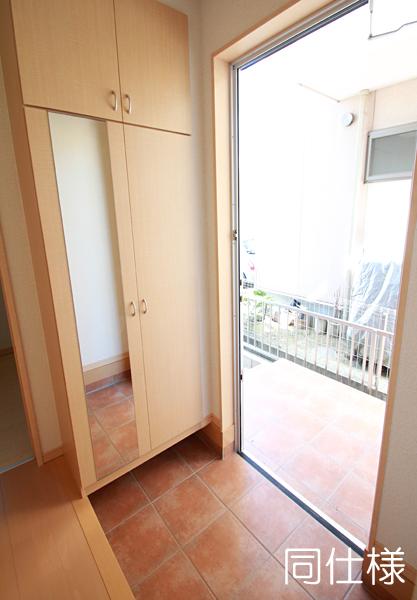 Same specifications photos (Other introspection). Same specifications