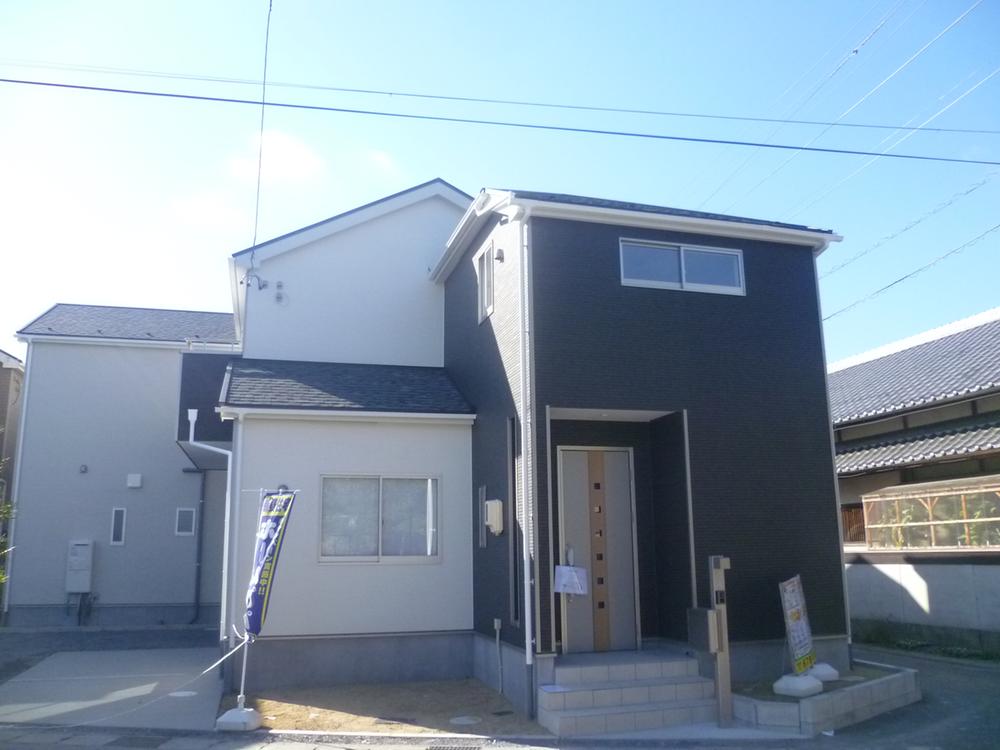 Local appearance photo. Local (12 May 2013) Shooting