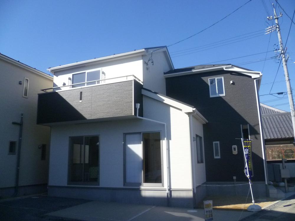 Local appearance photo. Local (12 May 2013) Shooting