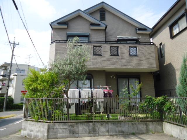 Local appearance photo. Building appearance [south]