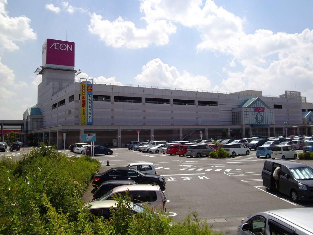 Shopping centre. Eye ・ 588m to the mall