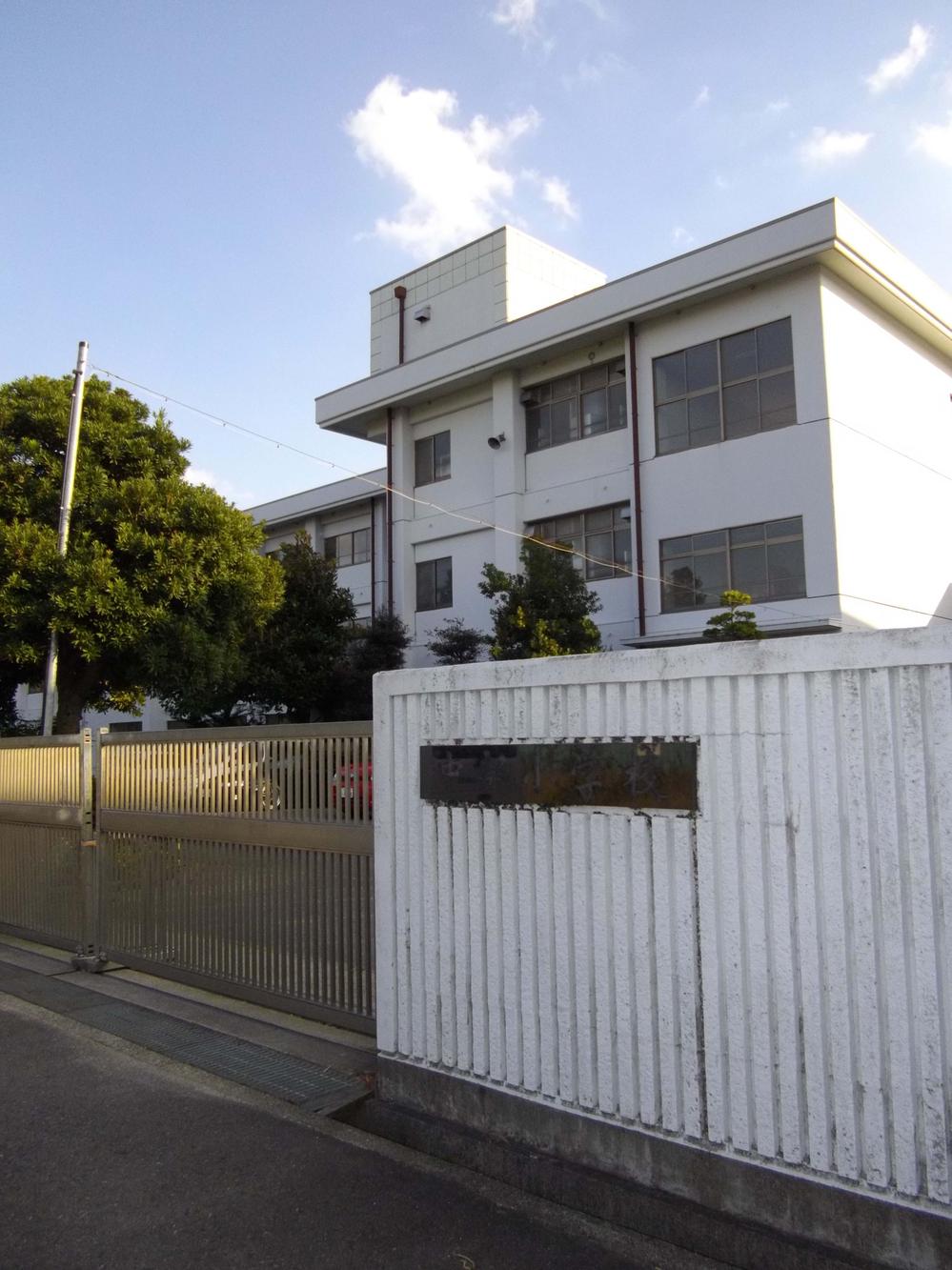Primary school. Miyoshi 1351m until the City Central Elementary School