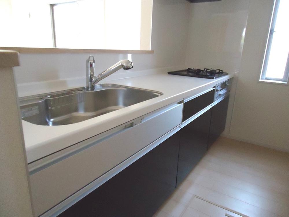 Kitchen. Indoor (12 May 2013) Shooting