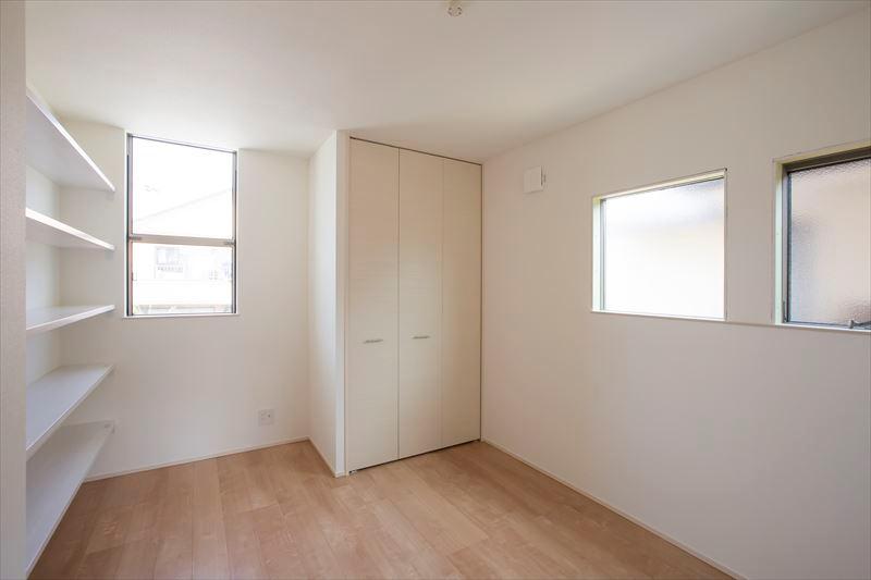 Non-living room. We established a dedicated bookshelf in Building B Western-style here Western-style. .