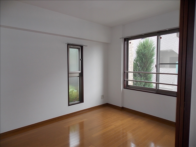 Other room space. Between the Southern Ocean