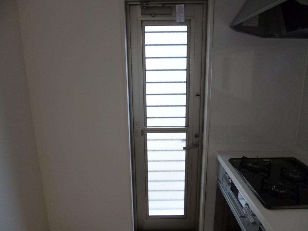 Same specifications photos (Other introspection). Back door Example of construction