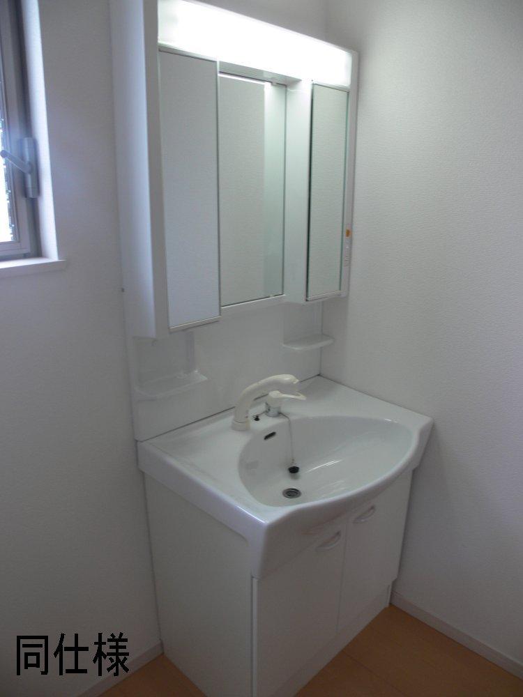 Other. Image is a photograph. It is different from the actual building.