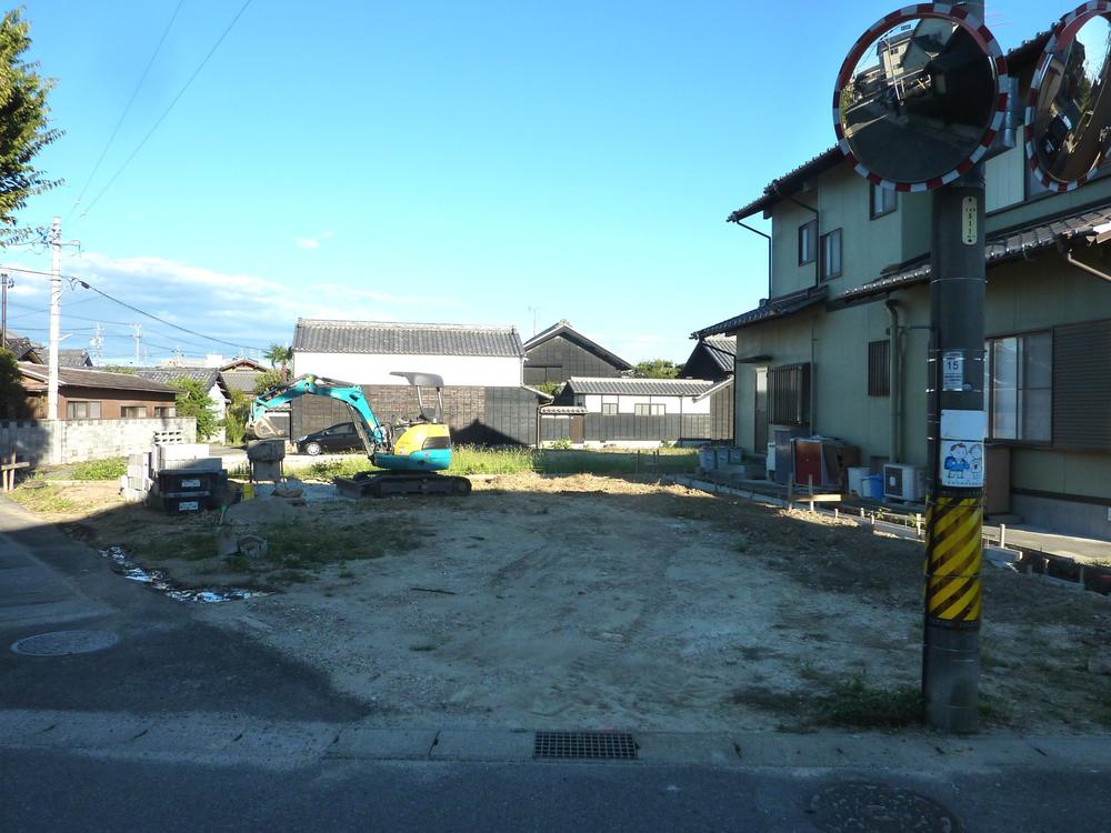 Local photos, including front road. Local (September 2013) Shooting