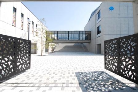 Primary school. Miyoshi City Kurozasa to elementary school 1060m