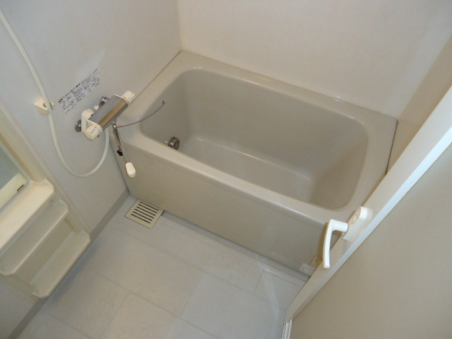 Bath. With reheating function