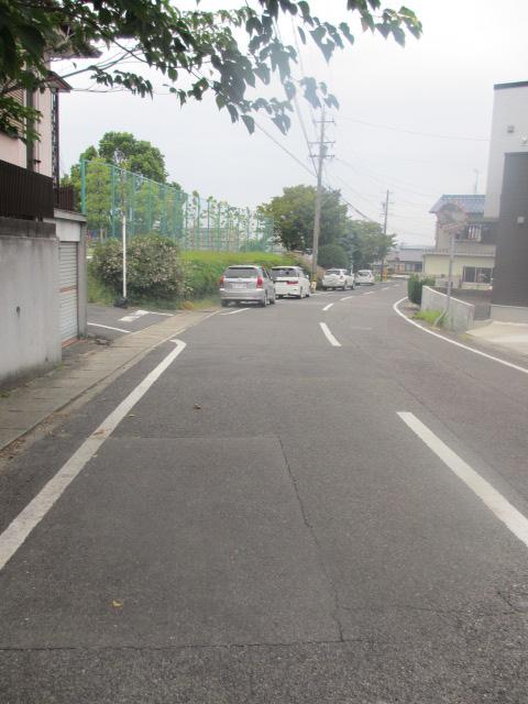 Local photos, including front road. Local (10 May 2013) Shooting