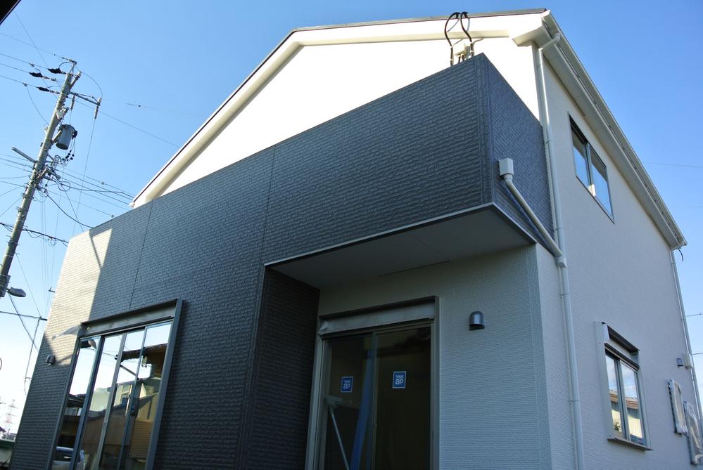 Local appearance photo. Local (12 May 2013) Shooting