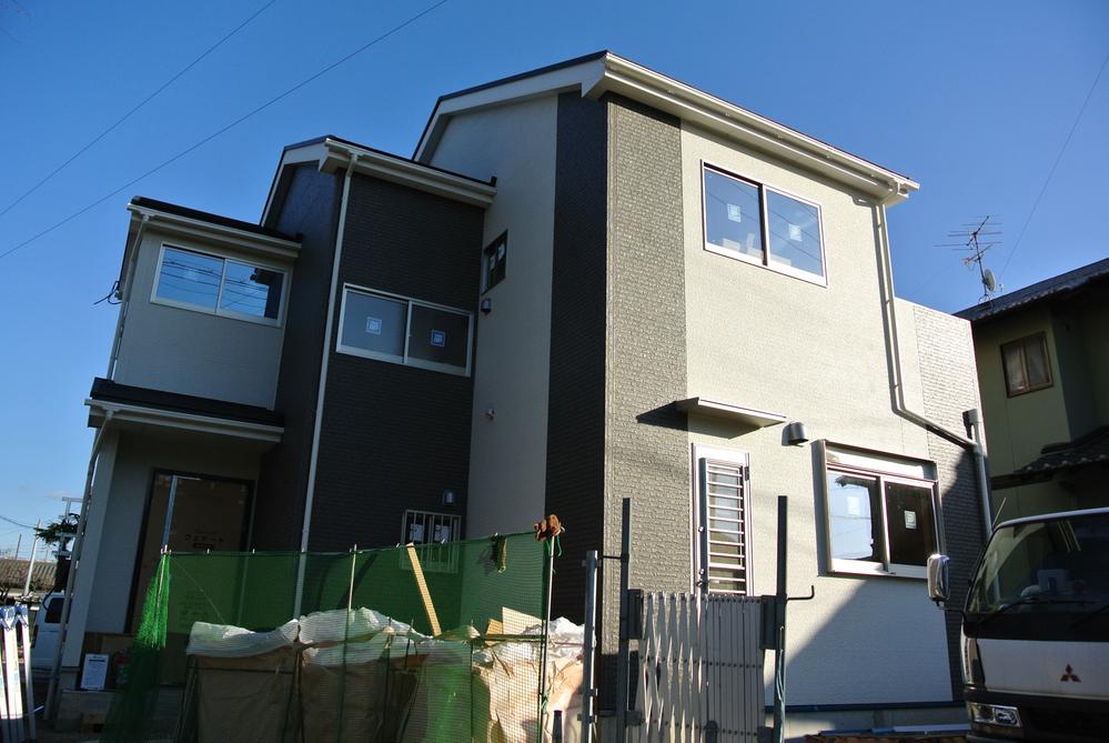 Local appearance photo. Local (12 May 2013) Shooting