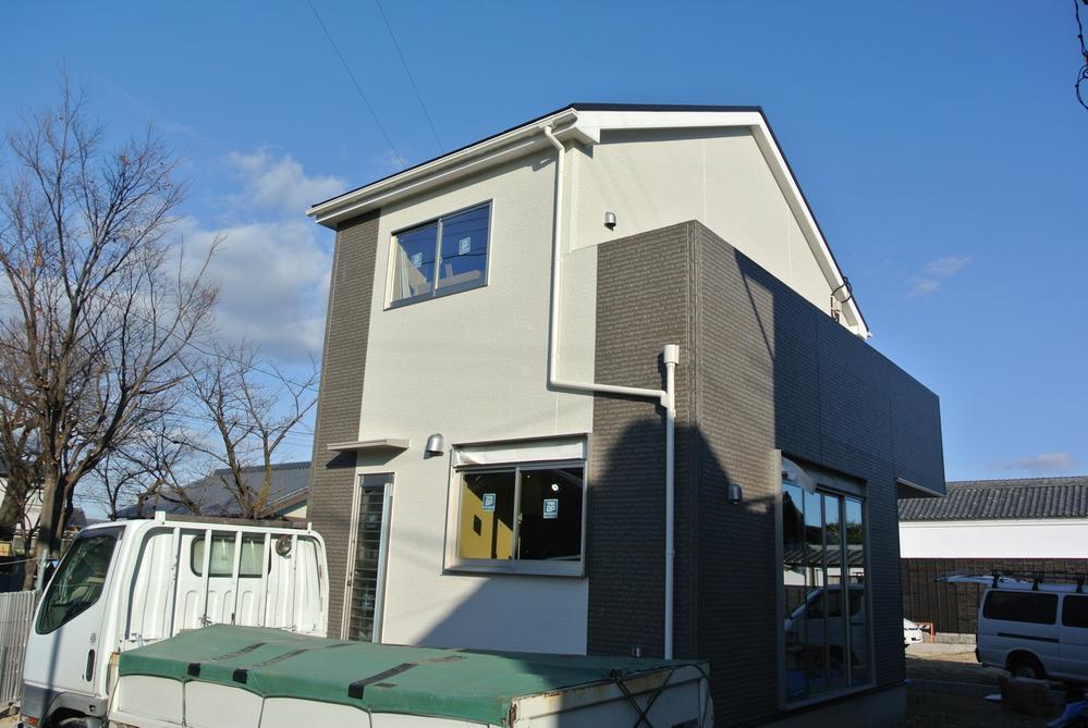 Local appearance photo. Local (12 May 2013) Shooting