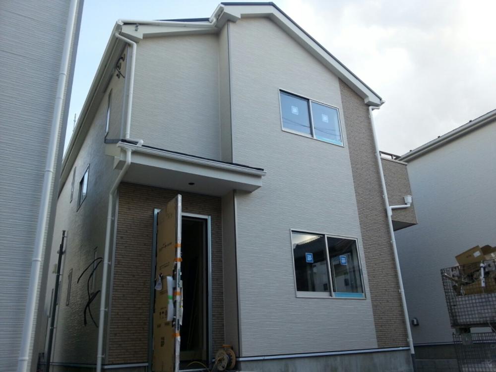 Local appearance photo. Building 2 Local (11 May 2013) Shooting