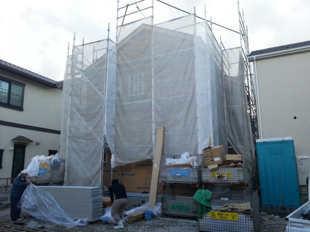 Local appearance photo. Local (11 May 2013) Shooting