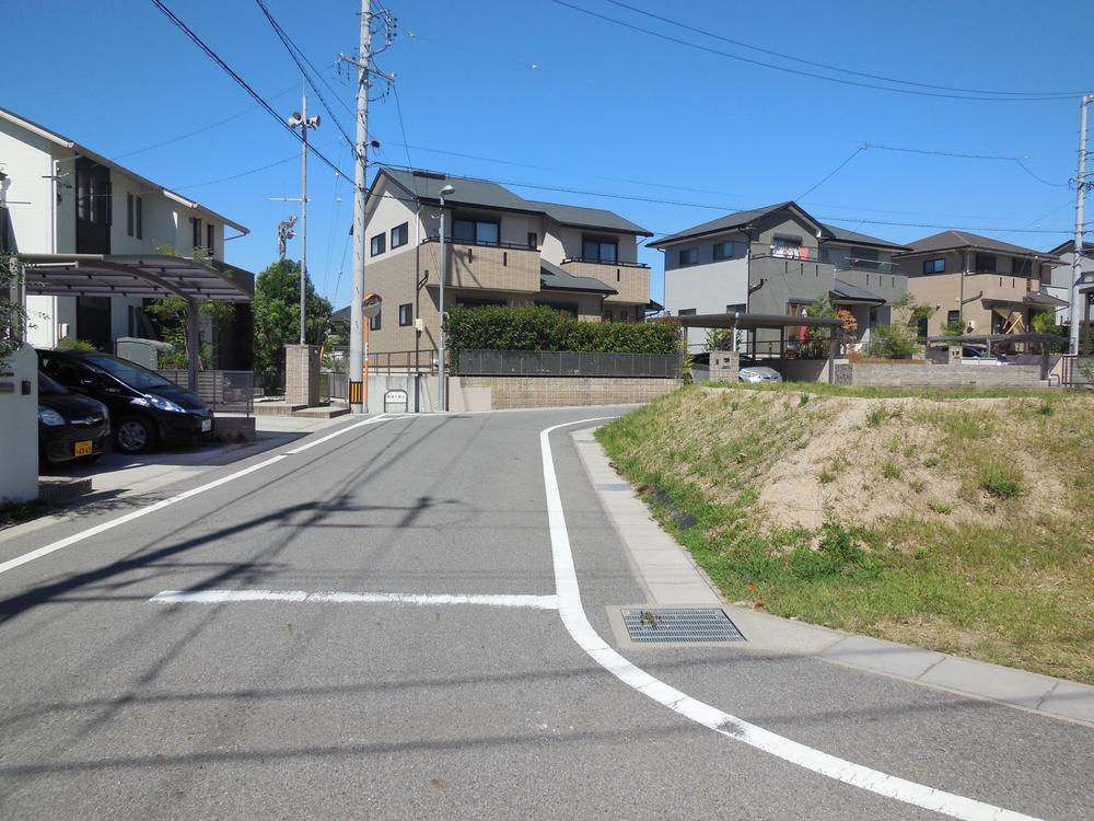 Local photos, including front road. Local (10 May 2013) Shooting