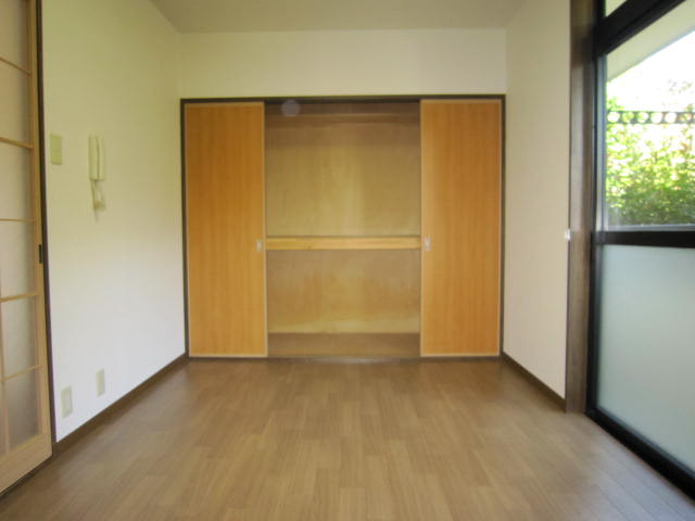 Living and room. Storage lot