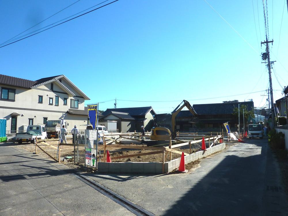 Local photos, including front road. Local (September 2013) Shooting