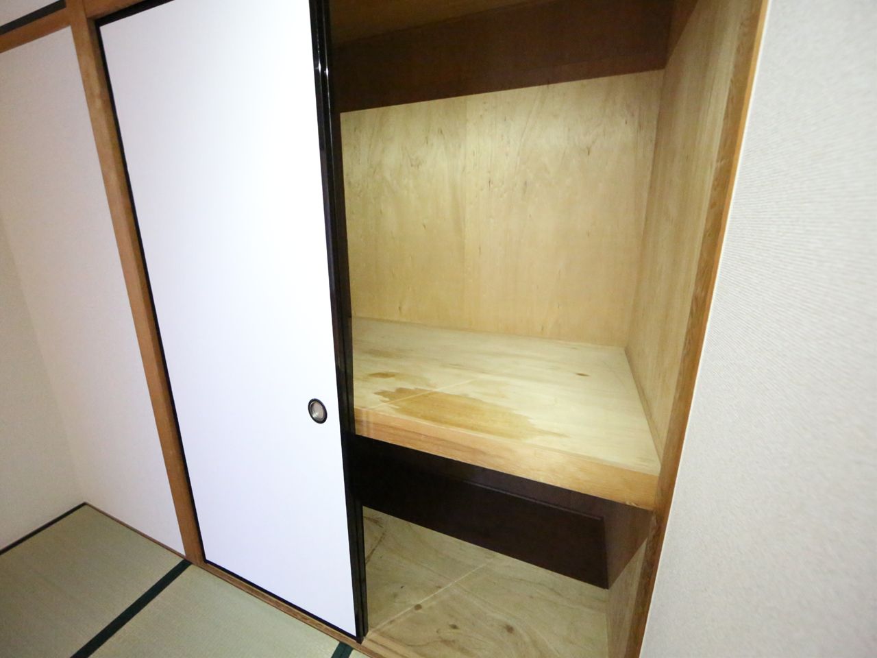 Receipt. Japanese-style room 6 quires With closet (storage rich have)