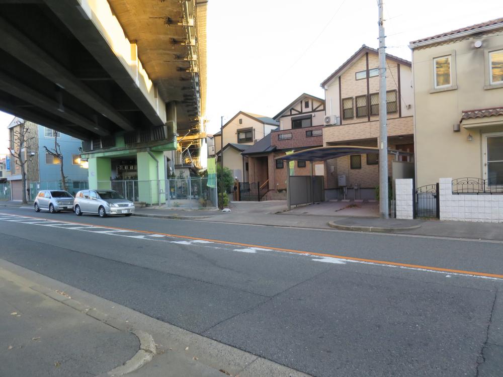 Local photos, including front road. Local (12 May 2013) Shooting