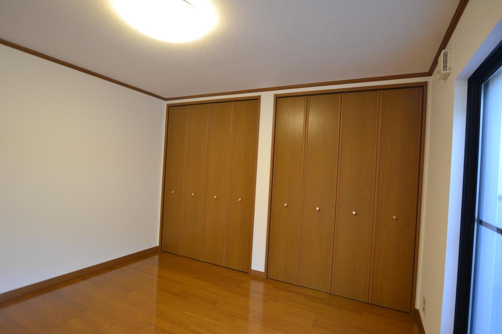 Non-living room. Western-style A 8 pledge