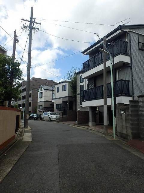 Local photos, including front road. Local (10 May 2013) Shooting