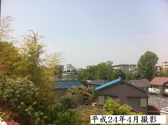 View photos from the dwelling unit. Facing the southeast side road about 6m